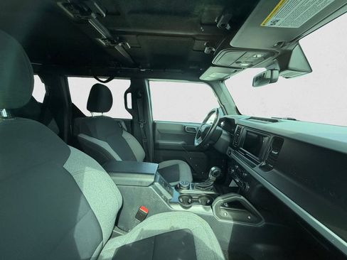 Used 2022 Ford Bronco Big Bend w/ Sasquatch Package AWD/4WD image 10