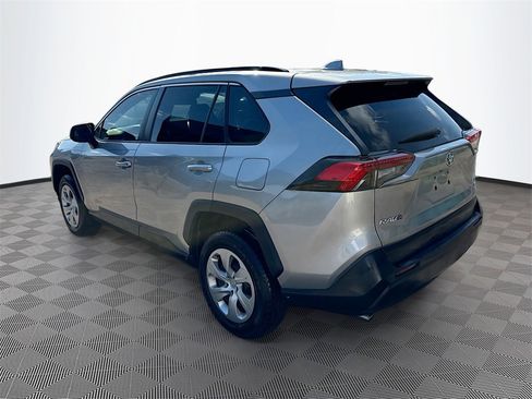 Used 2020 Toyota RAV4 LE image 8