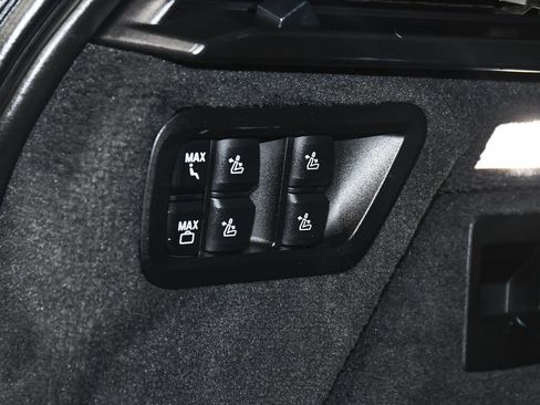Used 2021 BMW X7 M50i w/ Dynamic Handling Package AWD/4WD image 87