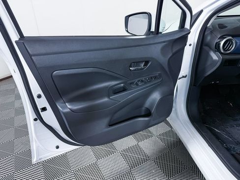 Certified 2025 Nissan Versa SV w/ Trunk Package FWD image 34