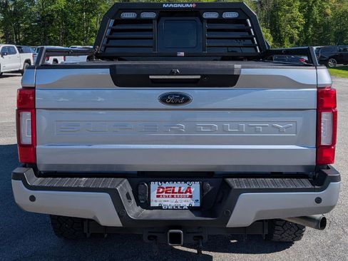 Used 2022 Ford F250 Lariat w/ Black Appearance Package AWD/4WD image 9