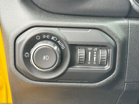 Used 2019 Jeep Wrangler Unlimited Sahara w/ Dual Top Group image 34