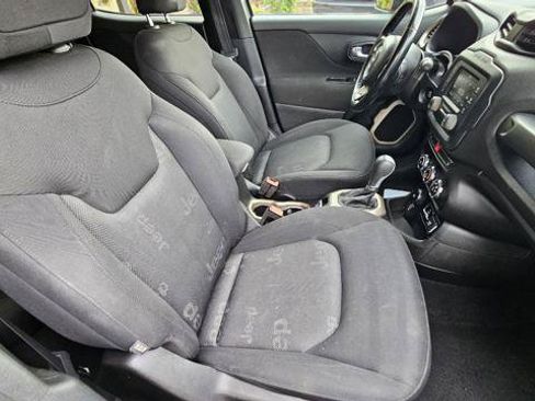Used 2017 Jeep Renegade Latitude w/ Cold Weather Group AWD/4WD image 29