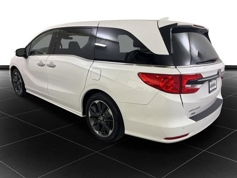 Used 2024 Honda Odyssey Elite image 3