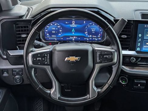 Used 2025 Chevrolet Silverado 1500 LT AWD/4WD image 14