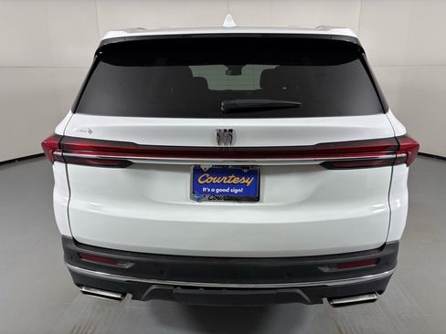 Used 2025 Buick Enclave Preferred image 7