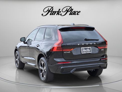 Used 2026 Volvo XC60 B5 Core AWD/4WD image 3