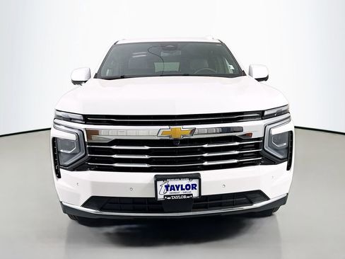 Used 2025 Chevrolet Tahoe LT AWD/4WD image 2
