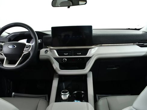 New 2026 Ford Explorer Active w/ Active Comfort Package AWD/4WD image 7