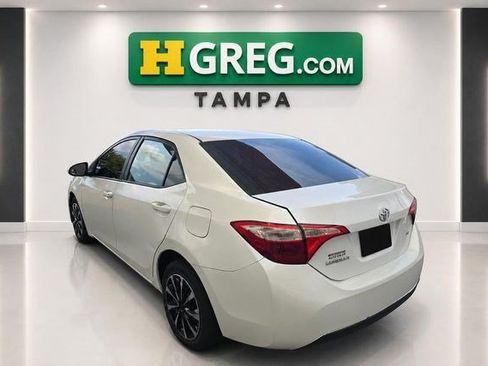 Used 2018 Toyota Corolla LE FWD image 2