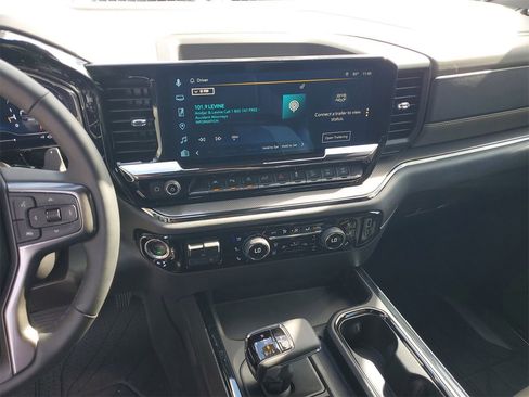 Used 2025 Chevrolet Silverado 1500 ZR2 image 22