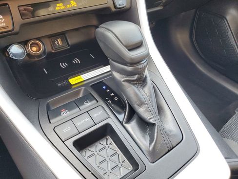 Certified 2025 Toyota RAV4 LE image 18