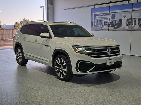 Used 2023 Volkswagen Atlas SEL Premium AWD/4WD image 2