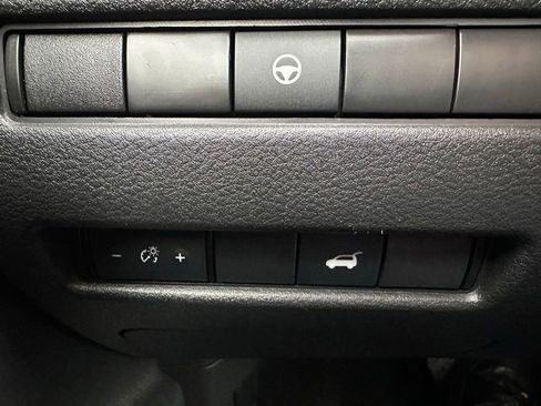 Used 2021 Nissan Rogue SV w/ Premium Package AWD/4WD image 25
