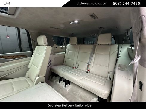 Used 2022 Cadillac Escalade ESV Sport Platinum w/ LPO, ONYX Package image 23