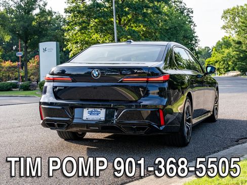 Used 2023 BMW 760i xDrive AWD/4WD image 6