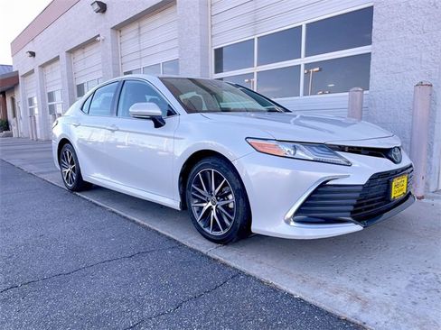 Used 2024 Toyota Camry XLE image 10