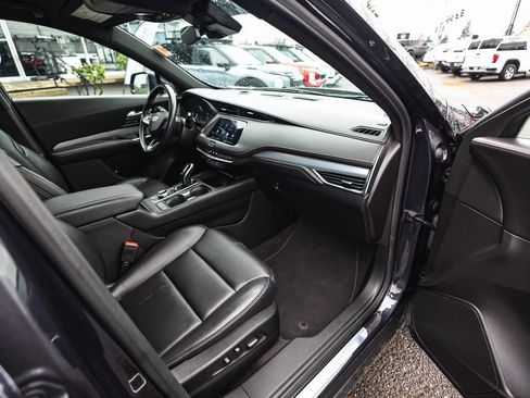 Used 2023 Cadillac XT4 Premium Luxury image 28