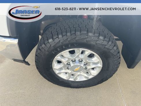 Used 2025 Chevrolet Silverado 2500 LT AWD/4WD image 32