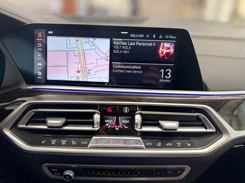 Used 2021 BMW X7 xDrive40i w/ Parking Assistance Package image 16