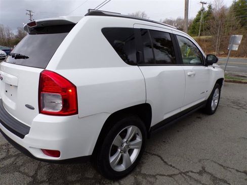 Used 2013 Jeep Compass Latitude w/ Sun/Sound Group image 10