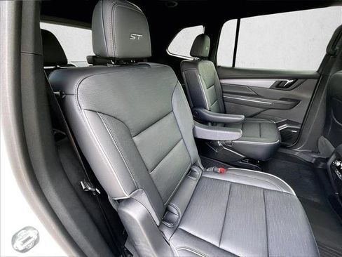 Certified 2025 Buick Enclave Sport Touring w/ Super Cruise Package image 29