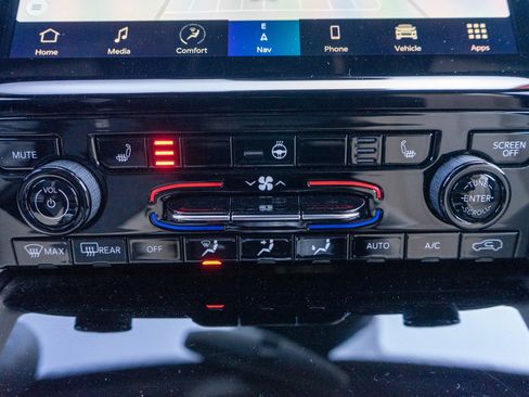 Used 2023 Jeep Grand Cherokee L Limited image 20