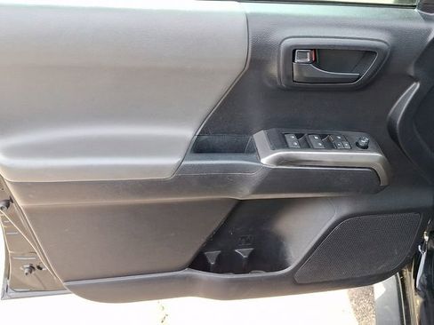 Used 2021 Toyota Tacoma SR5 image 9