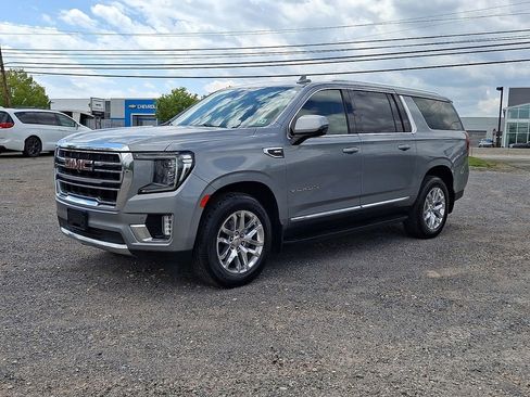Used 2023 GMC Yukon XL SLT w/ SLT Luxury Package AWD/4WD image 6