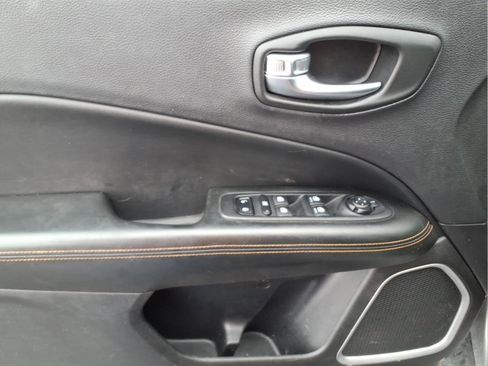 Used 2018 Jeep Compass Limited image 16