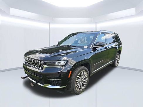 Used 2025 Jeep Grand Cherokee L Summit AWD/4WD image 5