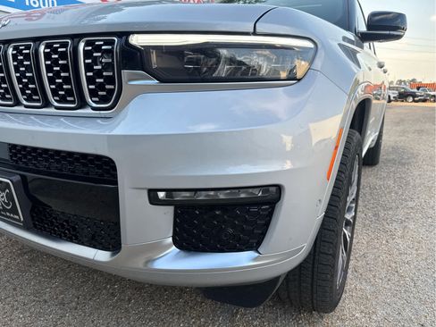 Used 2025 Jeep Grand Cherokee L Summit AWD/4WD image 9