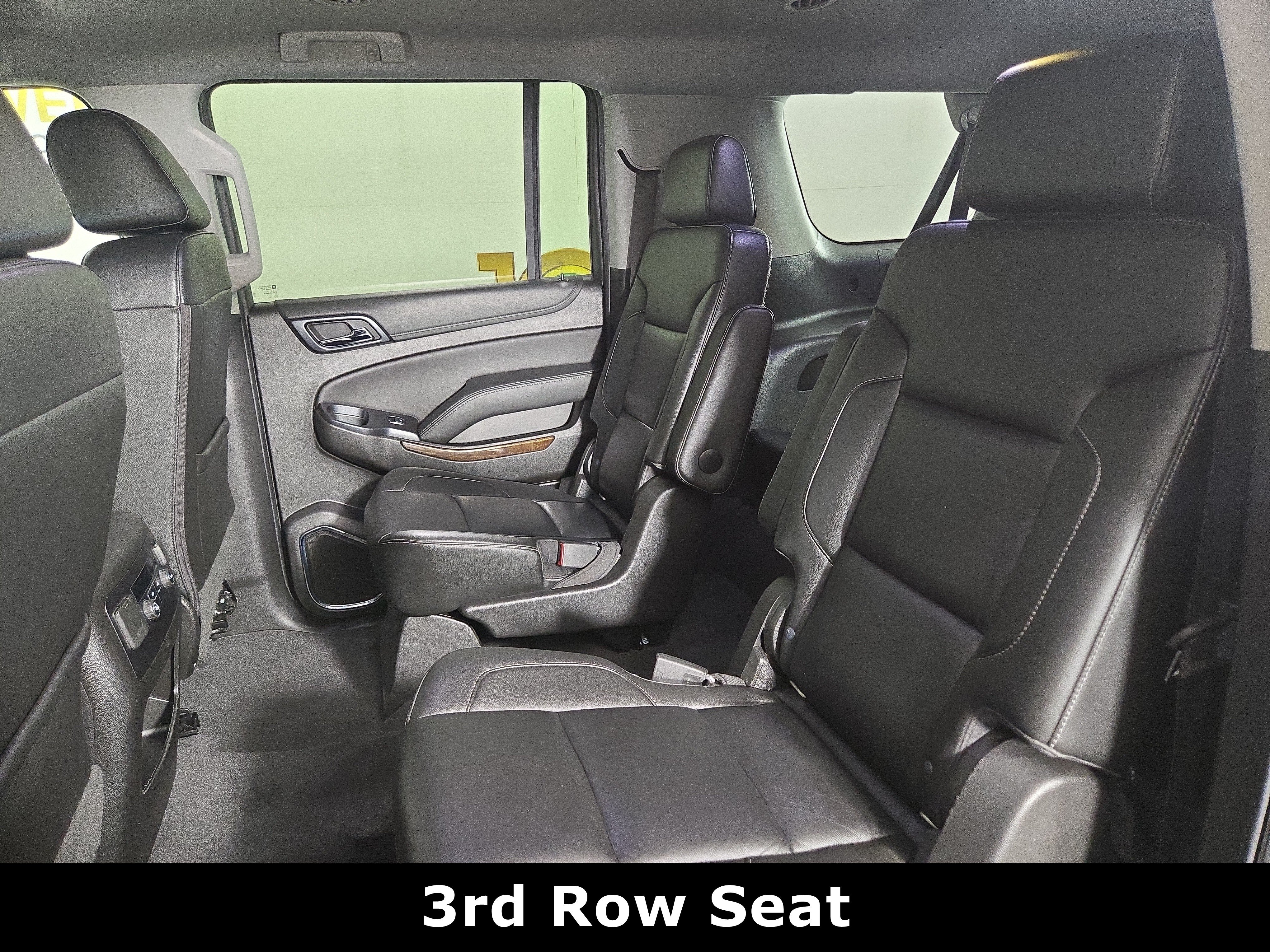 Certified 2019 Chevrolet Suburban LT RWD image 12