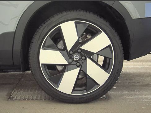 Used 2024 Volvo XC40 Recharge Ultimate AWD/4WD image 14