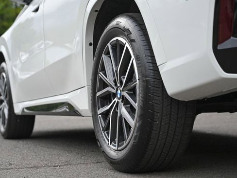 Used 2025 BMW X1 xDrive28i AWD/4WD image 18