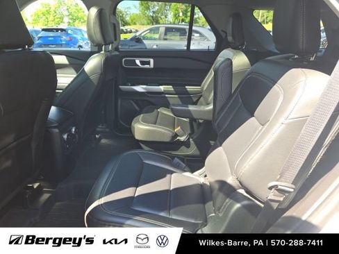 Used 2021 Ford Explorer XLT w/ Equipment Group 202A AWD/4WD image 5