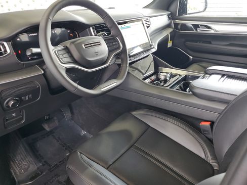 New 2026 Jeep Grand Wagoneer Limited AWD/4WD image 17