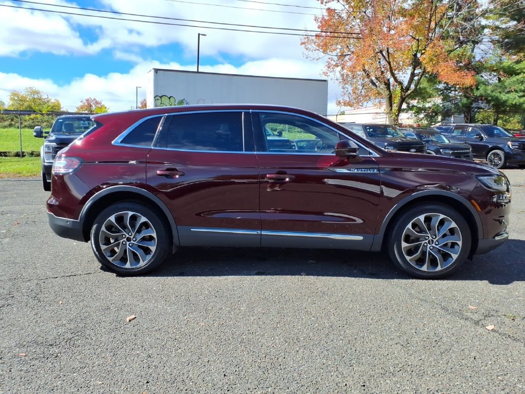 Used 2023 Lincoln Nautilus Reserve w/ Equipment Group 201A AWD/4WD image 8