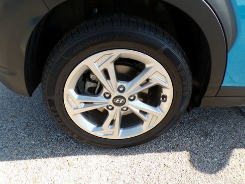 Certified 2022 Hyundai Kona SEL AWD/4WD image 21
