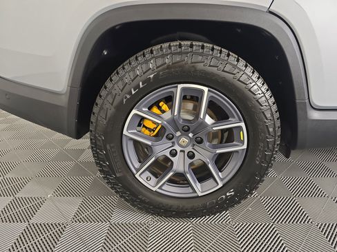 Used 2023 Rivian R1T Adventure image 12