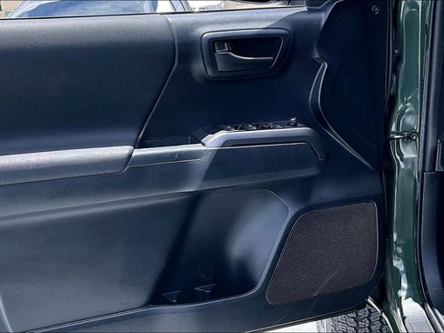 Used 2021 Toyota Tacoma SR AWD/4WD image 18