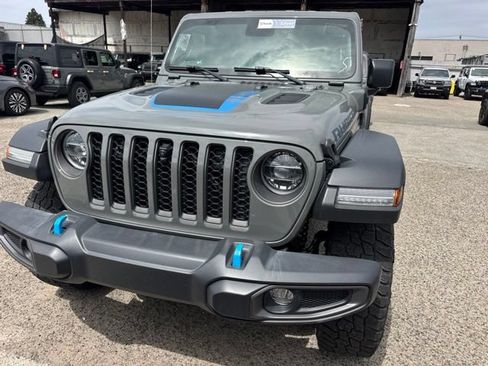 Used 2022 Jeep Wrangler Unlimited Rubicon 4xe w/ Cold Weather Group AWD/4WD image 2