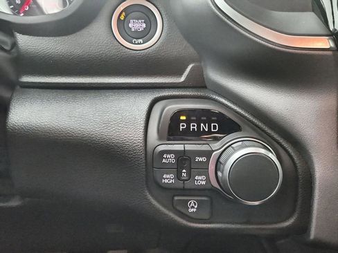 New 2026 RAM 1500 4x4 Crew Cab image 28