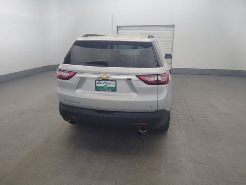Used 2019 Chevrolet Traverse LT w/ LT Premium Package AWD/4WD image 7
