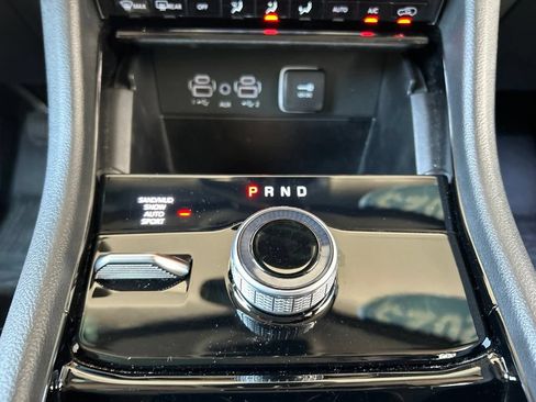 Used 2023 Jeep Grand Cherokee Limited AWD/4WD image 24