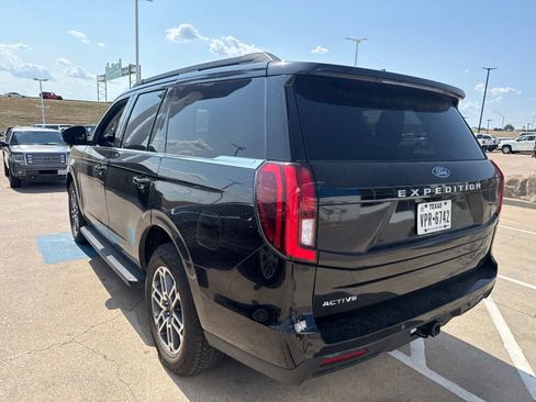 Used 2026 Ford Expedition Active AWD/4WD image 8