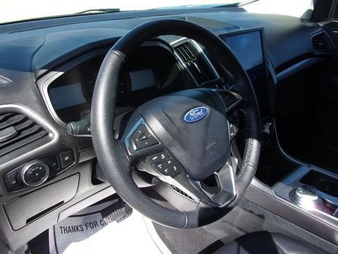 Used 2024 Ford Edge SEL image 11