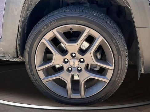 Used 2020 Jeep Renegade Altitude AWD/4WD image 9