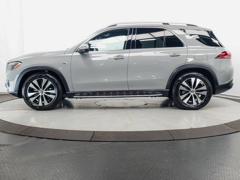 Used 2025 Mercedes-Benz GLE 450e 4MATIC image 4