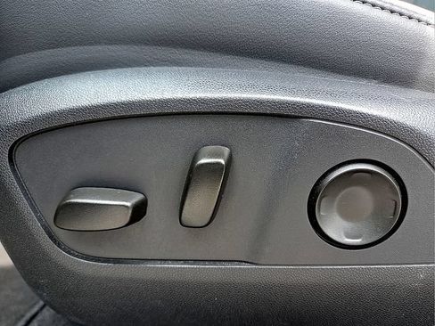 Used 2025 Buick Enclave Preferred FWD image 19